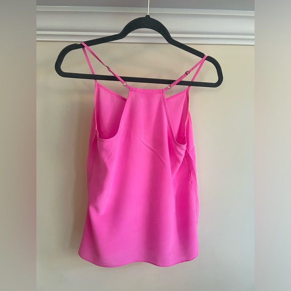 Lilly Pulitzer Dusk Silk Top Raz
Berry Size XS - Picture 4 of 5